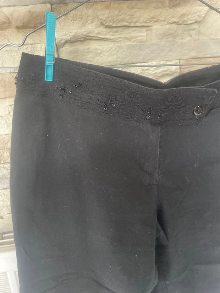 Pantacourt avec dentelle au niveau ceinture - photo numéro 2