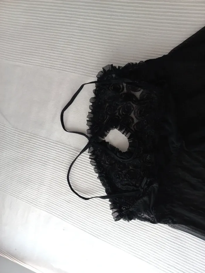 Nuisette en tulle et dentelle taille L - photo numéro 7