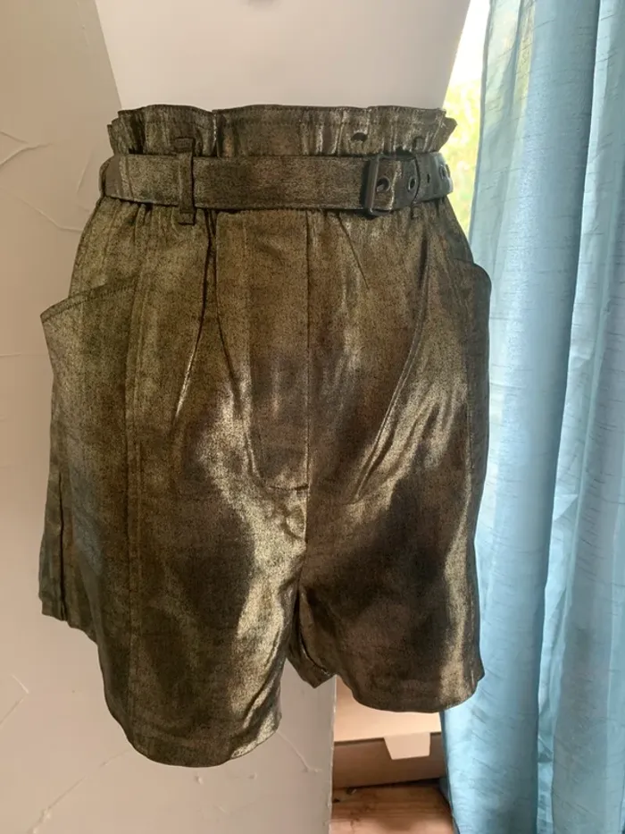 Short more doré taille 38 - photo numéro 2