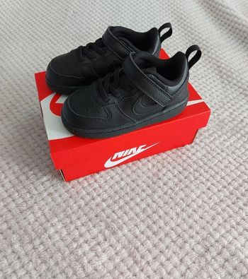 Baskets Nike Court Borough Low 2 TD – Tout Noir – État neuf pointure 25