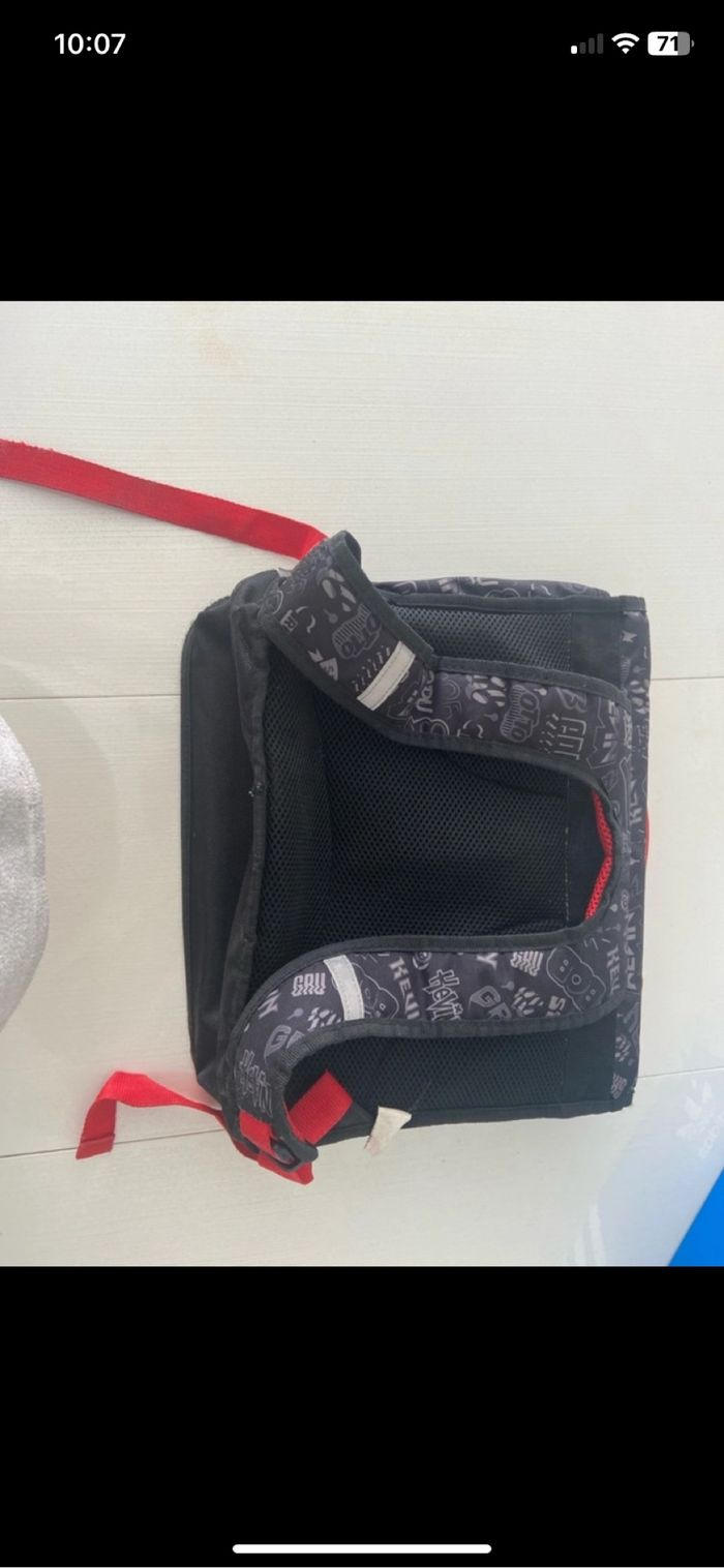 Cartable très bon état Les Minions - photo numéro 5