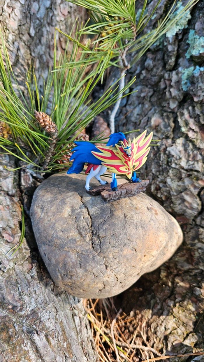 Super figurine Pokemon Nintendo zamazenta - photo numéro 2