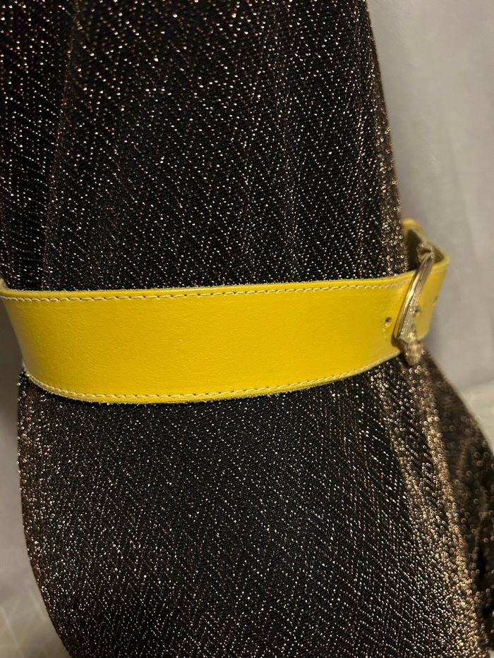 Très jolie ceinture vintage en croûte de cuir jaune - photo numéro 2