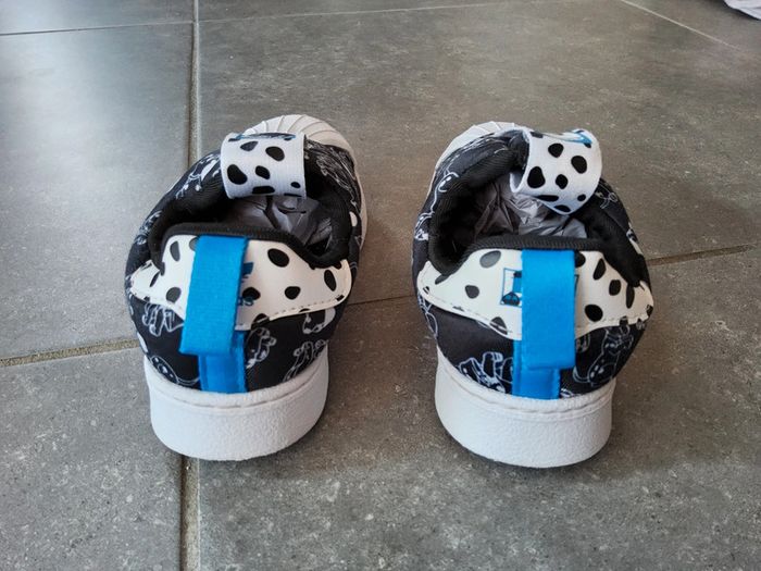 Adidas Originals
Superstar 360 Disney 101 Dalmatians - photo numéro 9