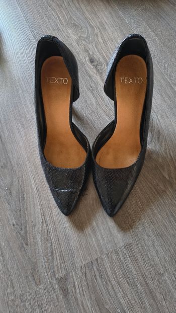 Escarpins à talons Texto
