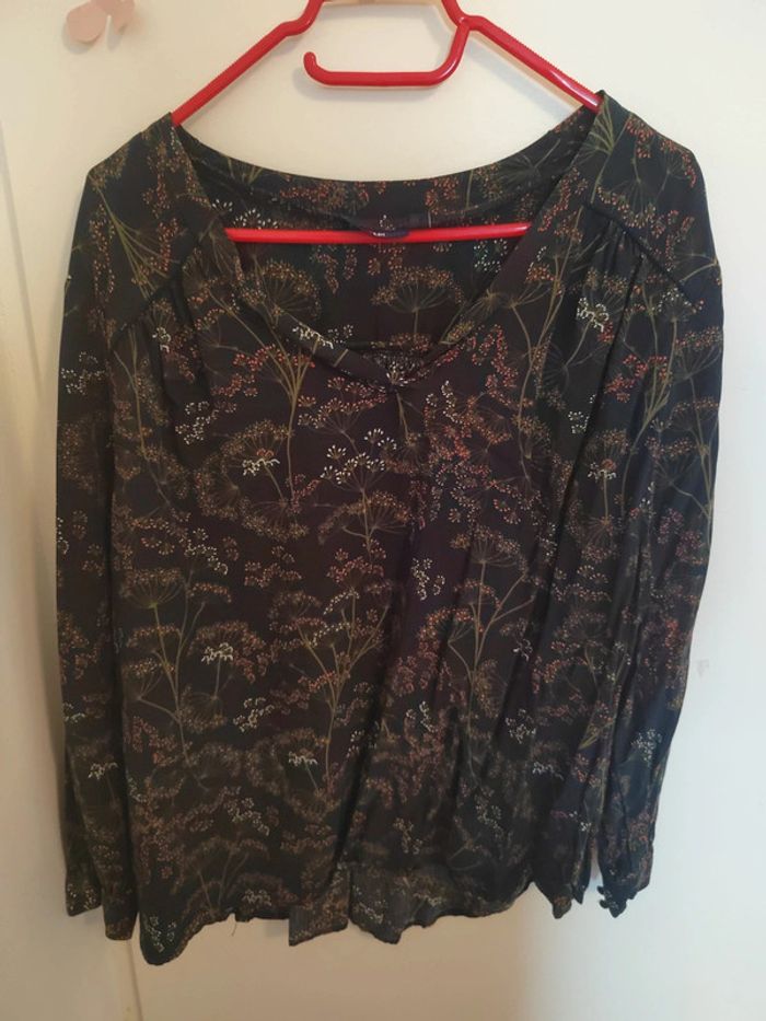 Blouse noire à fleurs taille XL
