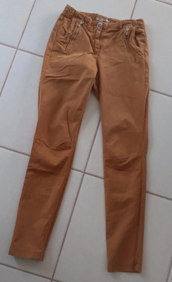 Magnifique pantalon moutarde de la marque Elora