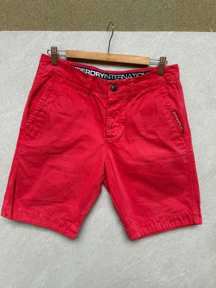 Short homme Superdry taille M