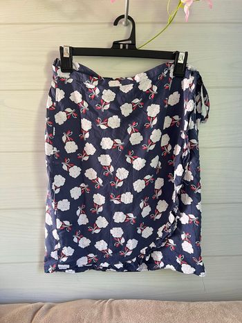 Jupe portefeuille fleurie ajustable