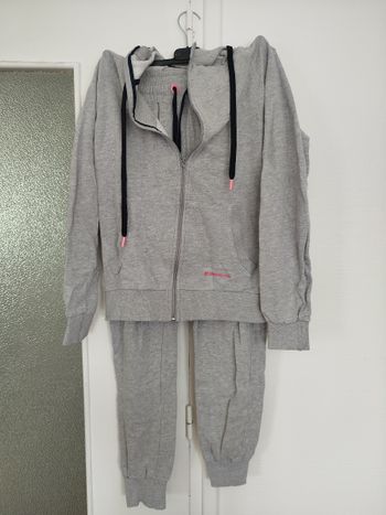 Ensemble jogging taille s