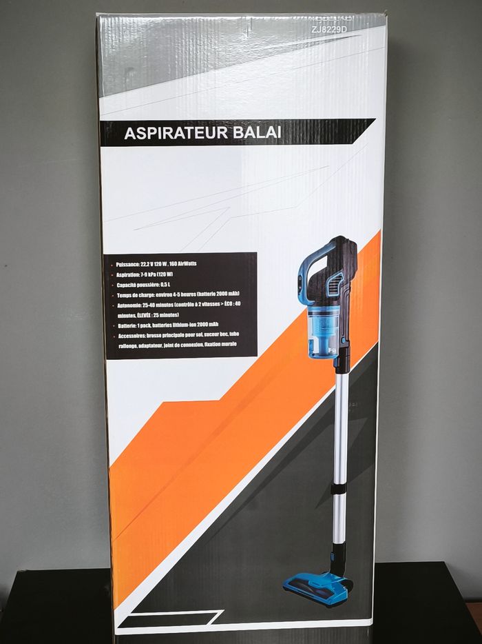 Aspirateur balai