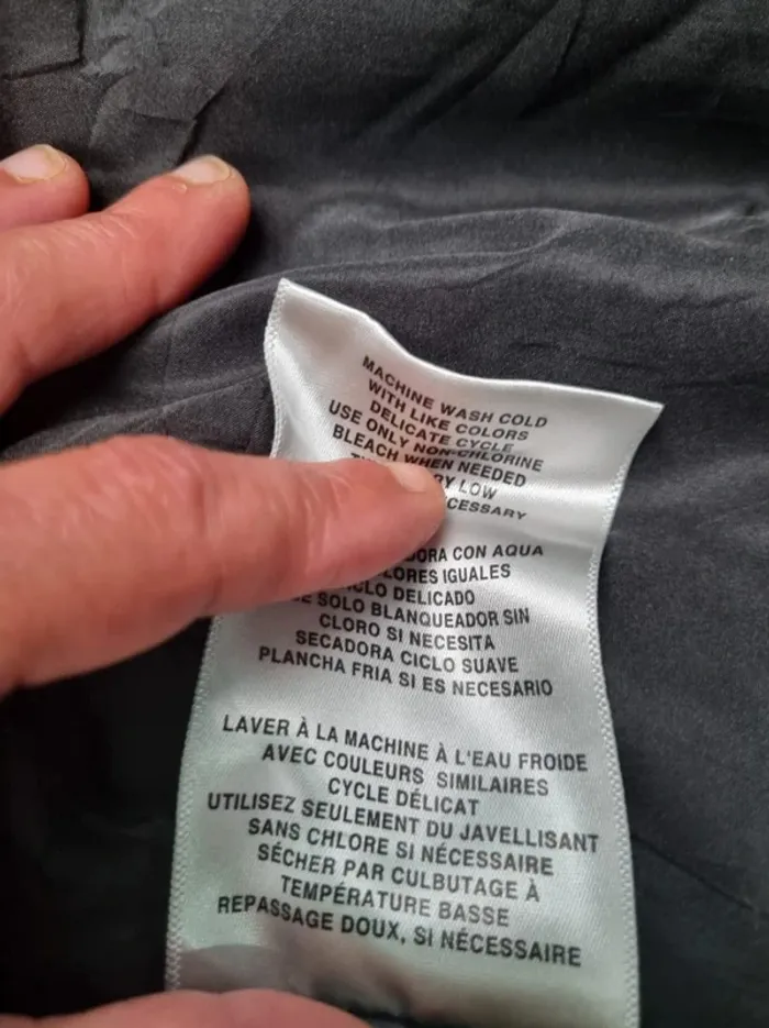 Doudoune à capuche Levi’s noire – Taille M Homme (mesures en photos) - photo numéro 8