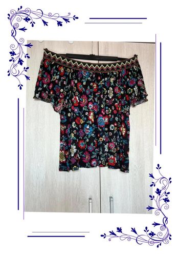 Jolie blouse épaules dénudées L
