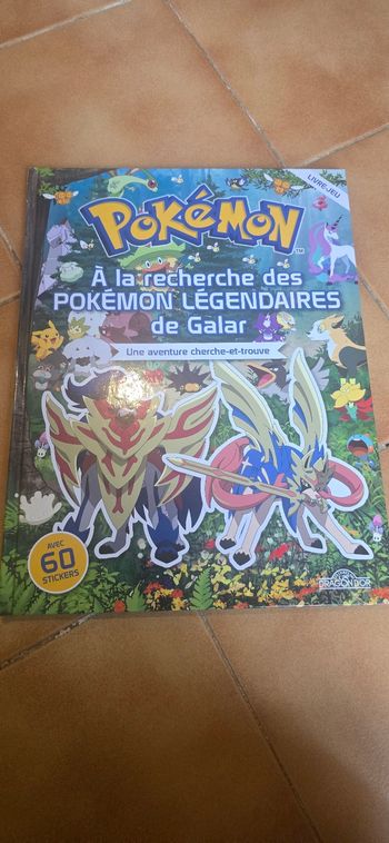 Livre pokemon + stickers neuf