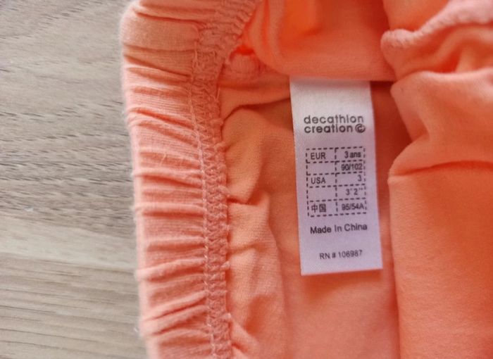 Débardeur tricolore blanc rose rouge 3 ans et short pêche Décathlon 3 ans - photo numéro 7