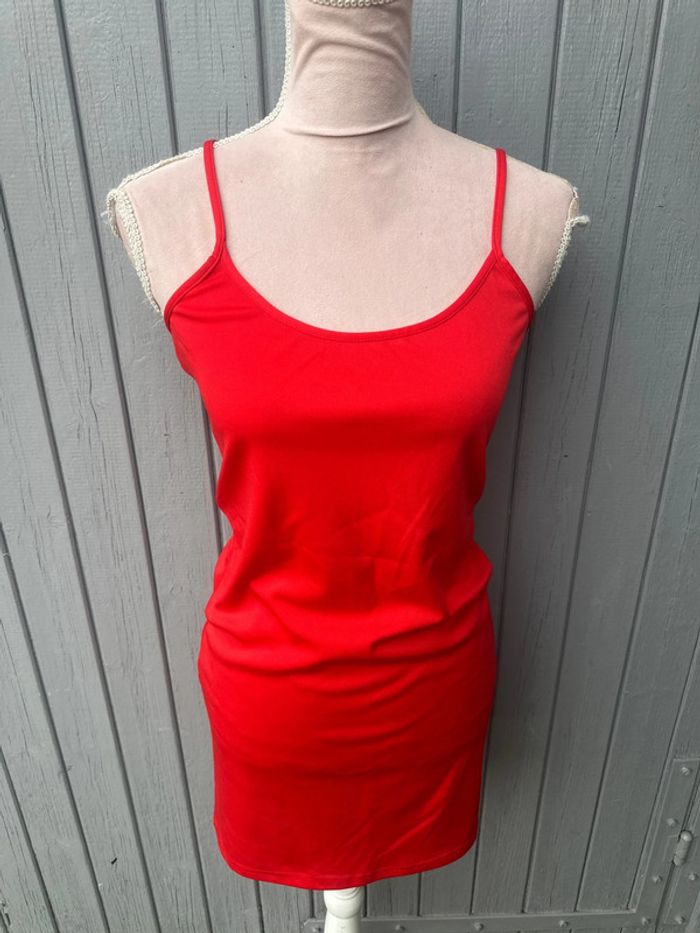 Robe rouge fines bretelles basic moulante - photo numéro 2