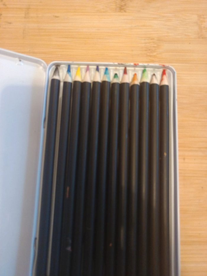 Boite de 12 crayons de couleur - photo numéro 3