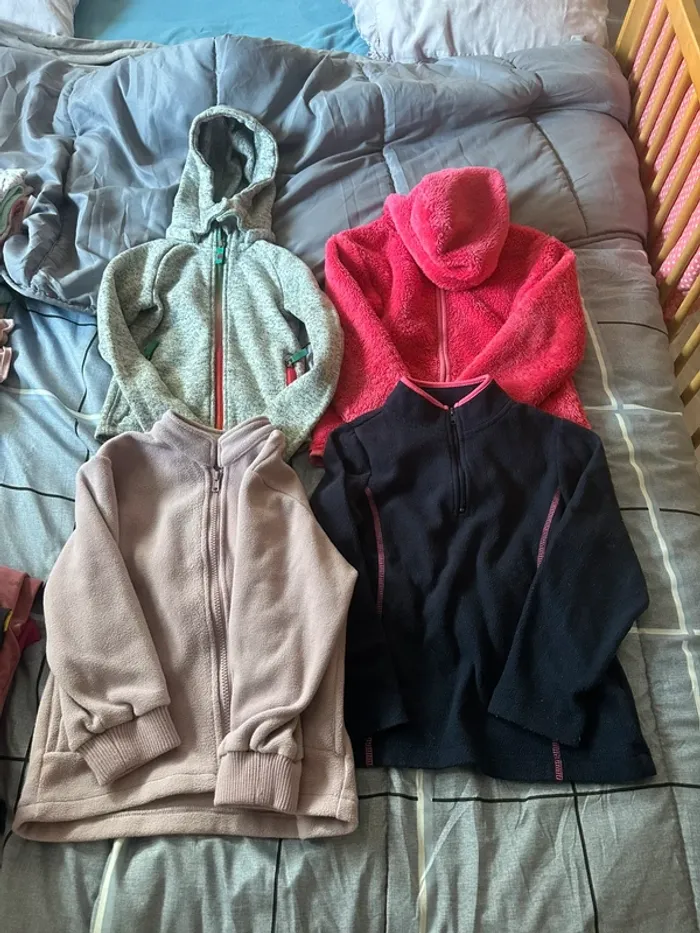 Lot vêtements fille 6 ans - photo numéro 3