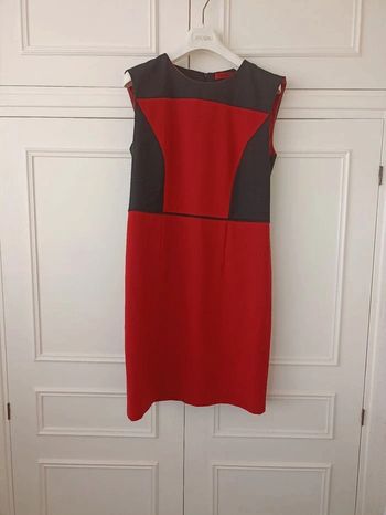 Magnifique robe Hugo Boss T 40/42