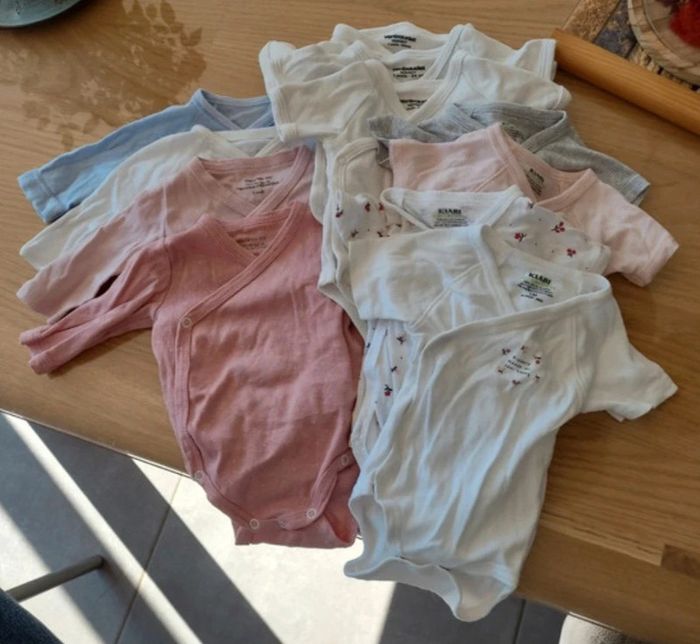 Lot bodies 1 mois