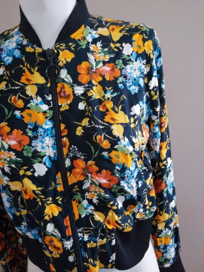 Veste courte fleurie cache cache taille 34 - photo numéro 2