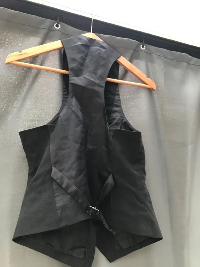Haut noir - photo numéro 3
