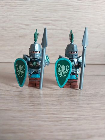 Figurines type lego 2 soldats chevaliers Pieuvres