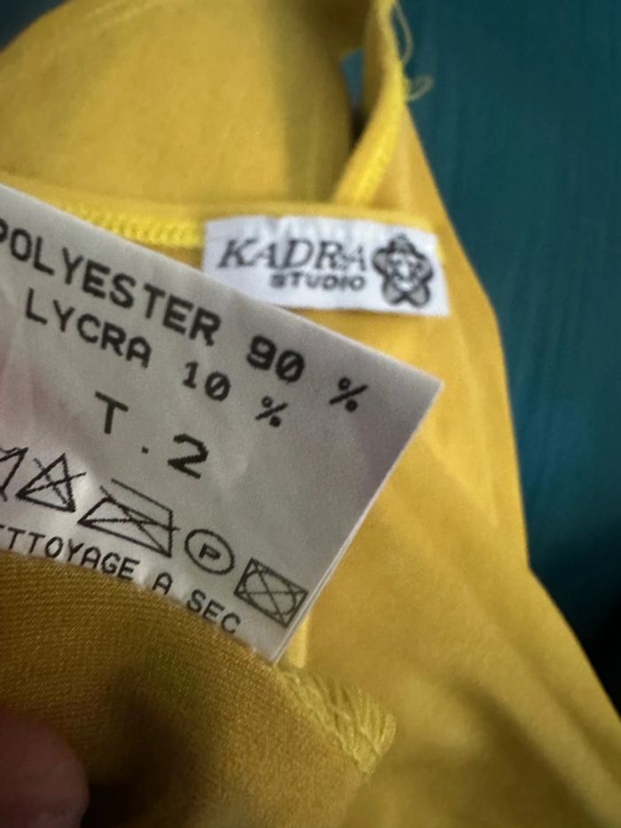 💛 Top court jaune doré – Kader Studio Europe 💛 - photo numéro 9