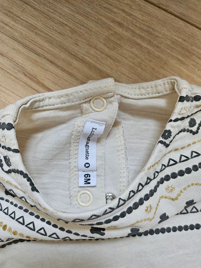 Tee shirt beige Lulu castagnette 6 mois Neuf 🌸 - photo numéro 3