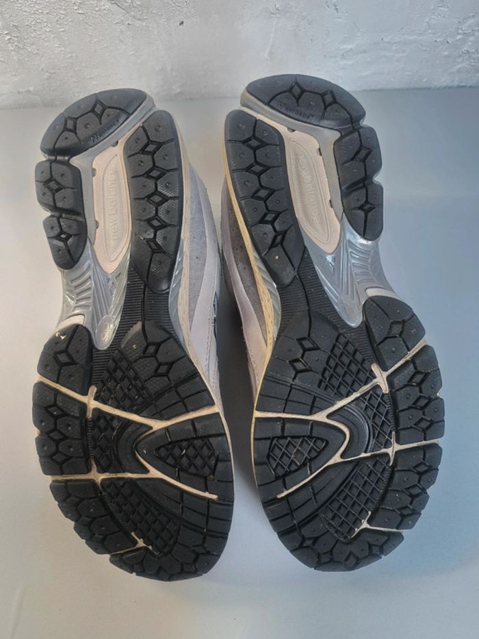 Baskets New Balance 2002r grises grey pocket pointure 42 très bon état - photo numéro 8