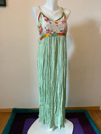 Robe vintage en très bon état taille M tribal verte