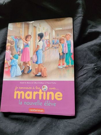 Je commence à lire avec Martine la nouvelle eleve