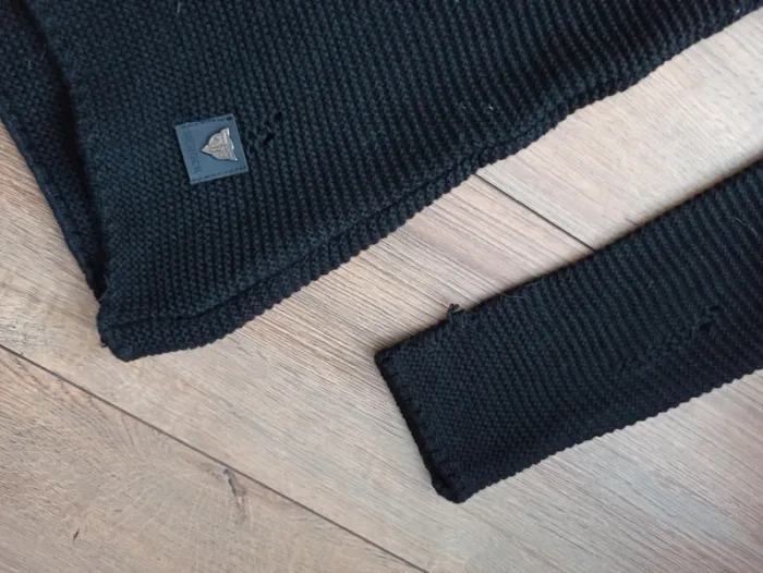 Pull homme avec trou noir manches longues L - photo numéro 5