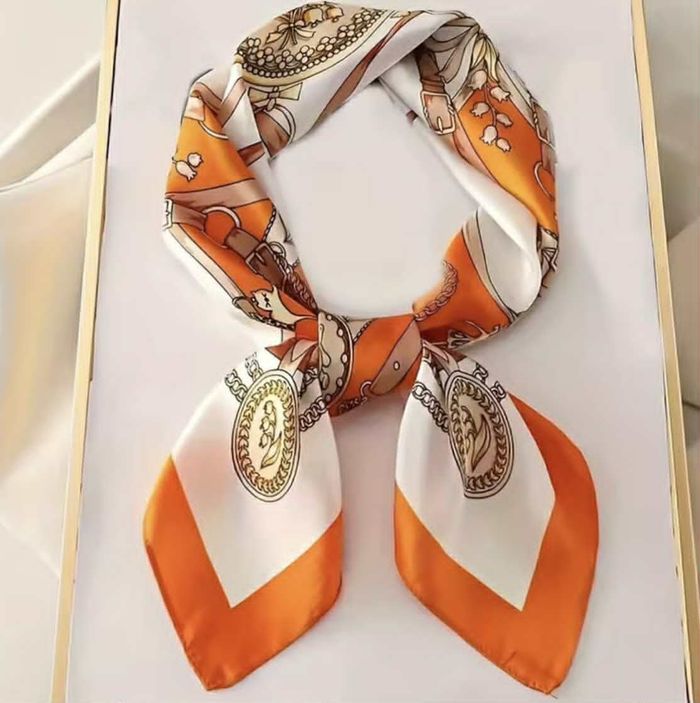 Foulard orange soie carre 70*70cm