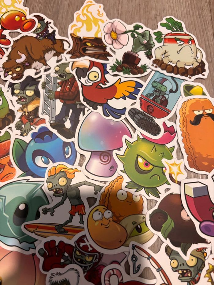 Autocollant jeu plante zombi sticker waterproof déco plants vs zombies - photo numéro 3