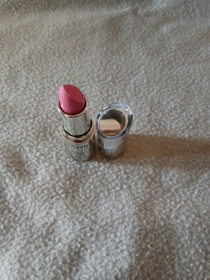 Rouge à lèvres - photo numéro 3