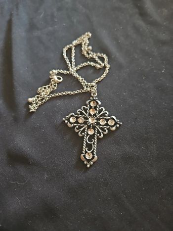 Collier croix argenté