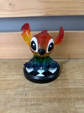 Figurine stitch mini egg attack