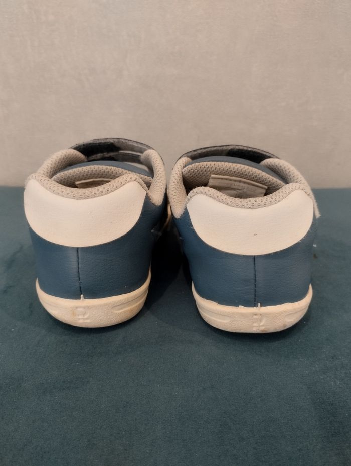 Baskets bleues - photo numéro 4