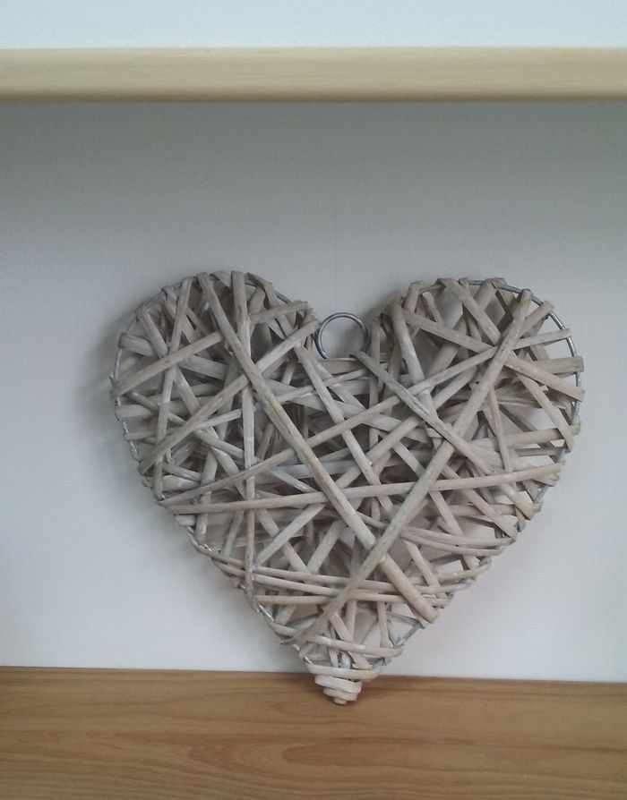 Cœur décoratif en osier
