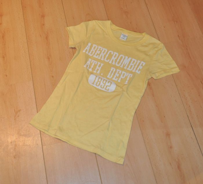 T-shirt jaune Abercrombie & Fitch t.S tb état - photo numéro 2