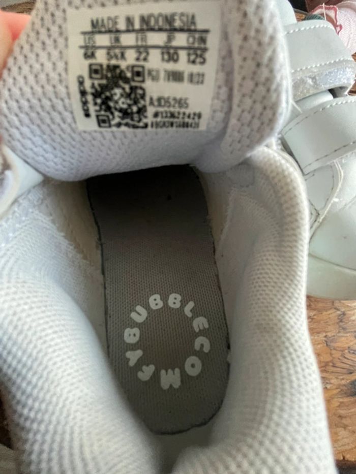 Baskets adidas 22. - photo numéro 4