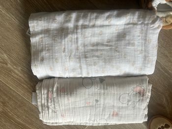 Lot 2 lange bébé 