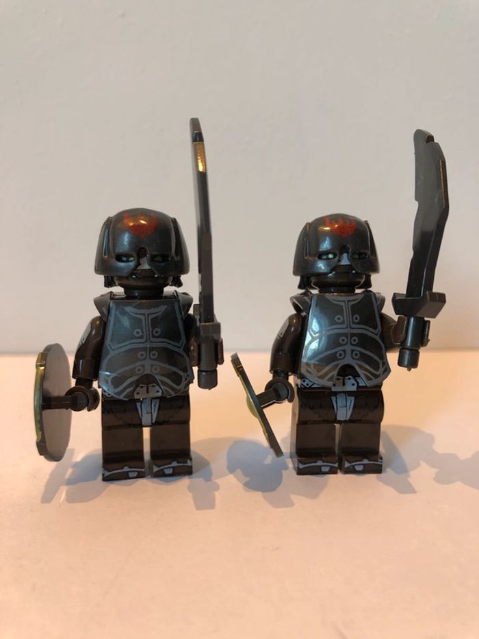 Figurine type lego 2 Orcs le seigneur des anneaux/Hobbit