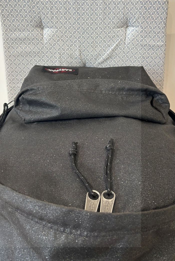 Sac à dos "Out Of Office" 27L + Trousse "Benchmark" Spark Black - photo numéro 4