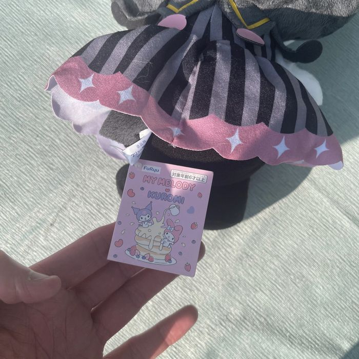Hello Kitty Peluche Kuromi x My Melody Robe Reine Sanrio Furyu - photo numéro 4