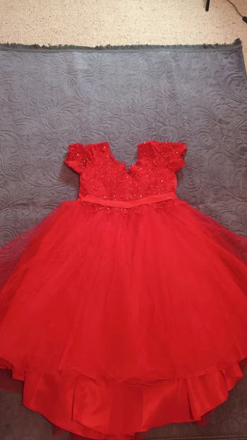 Belle robe rouge de cérémonie mariage ou fête en taille 14 ans.
