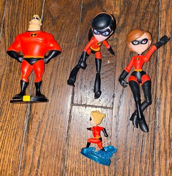 lot figurines Disney les indestructibles bon état