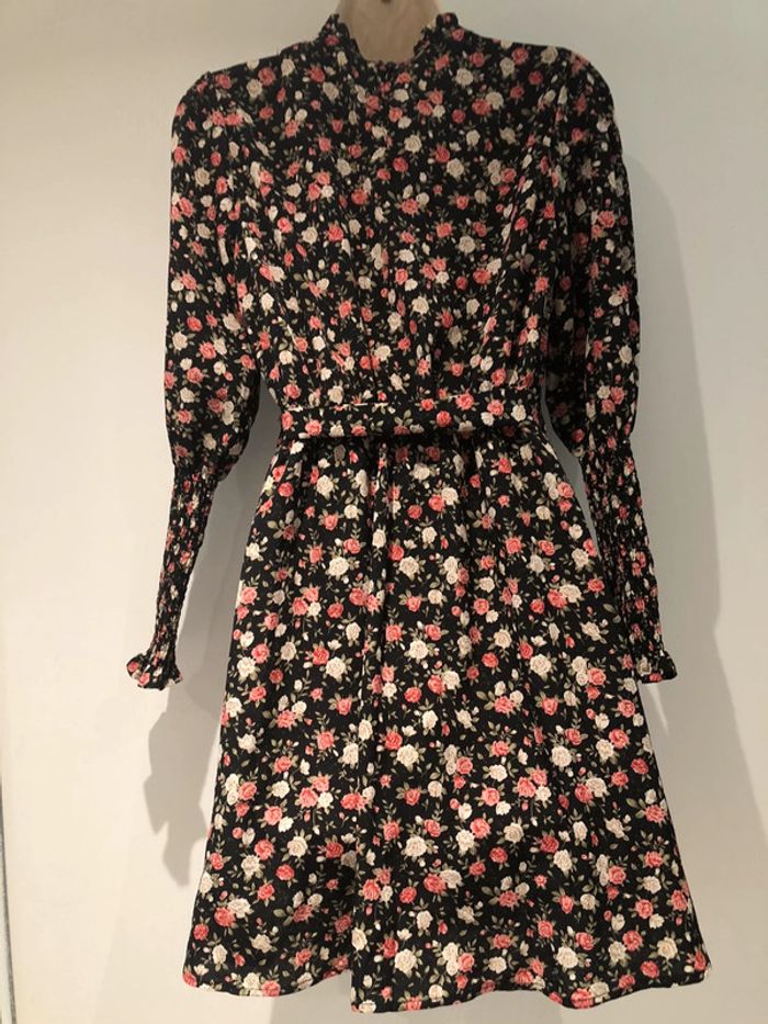 Robe fleurs  noir rose crème  beige taille S shein - photo numéro 18