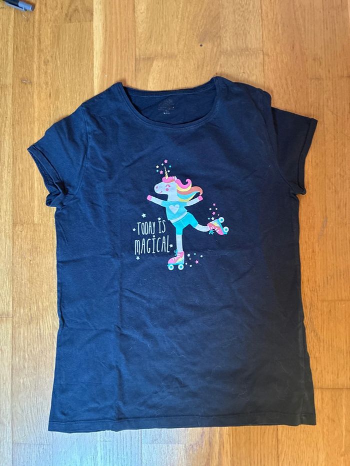 TEE shirt